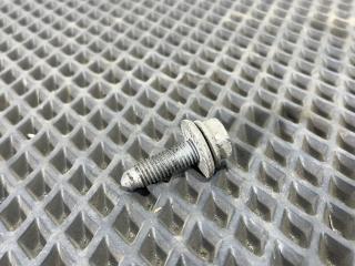 Болт VW Polo (Sed RUS) 2011-2020 814792