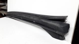 Молдинг лобового стекла Cadillac Escalade III 2006-2014 811394