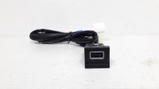 Адаптер USB сетевой VW Polo (Sed RUS) 2011-2020 812220