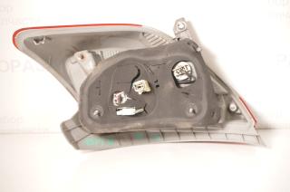 Фонарь Toyota Yaris 2011-2020 816777
