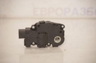 Моторчик заслонки печки BMW 3-серия F30/F31/F80 2011-2020 820124