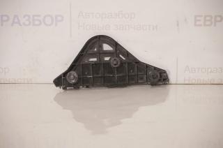 Кронштейн переднего бампера правый Toyota Camry (XV50) 09/2011 - Седан AVV50<br>Гибрид 817175