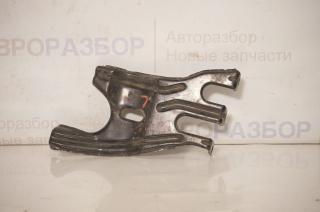 Кронштейн передней панели Mercedes Benz W203 2000-2006 820058