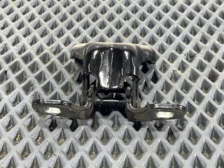 Петля двери Renault Sandero 2009-2014 815891