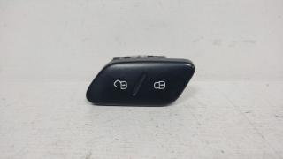 Кнопка центрального замка VW Polo (Sed RUS) 2011-2020 812811