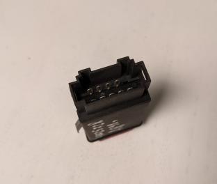Кнопка аварийной сигнализации Audi A8 [4D] 1999-2002 816644