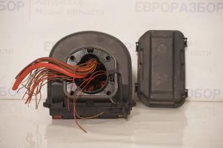 Блок предохранителей BMW 3-серия F30/F31/F80 2011-2020 819273