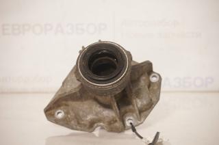 Кронштейн промежуточного вала Land Rover Range Rover III (LM) 2002-2012 819362