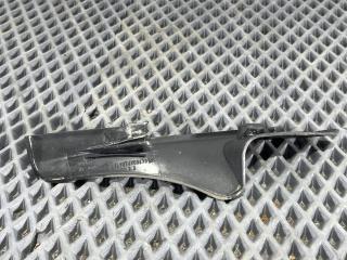 Накладка лобового стекла правая Renault Sandero 2009-2014 815788