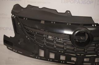 Решетка радиатора Opel Corsa D 2006-2015 820212