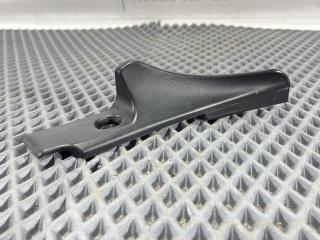 Накладка лобового стекла левая Renault Sandero 2009-2014 815811