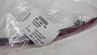 Отражатель в бампер задний правый VW Polo (Sed RUS) 2011-2020 812816