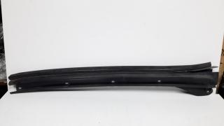Молдинг лобового стекла Cadillac Escalade III 2006-2014 811394