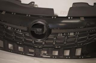 Решетка радиатора Opel Corsa D 2006-2015 820212