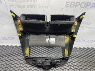 Рамка магнитолы Hyundai Solaris 2010-2017 814148